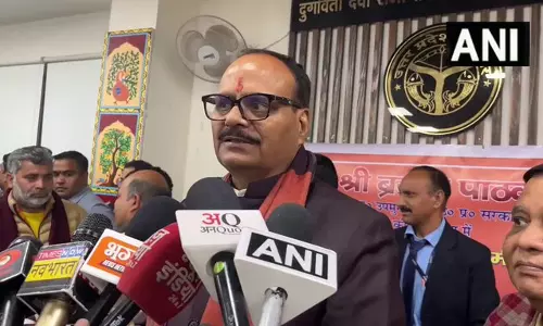 गाजियाबाद में उपमुख्यमंत्री ब्रजेश पाठक ने सरकारी अस्पताल और विकास परियोजनाओं की समीक्षा की