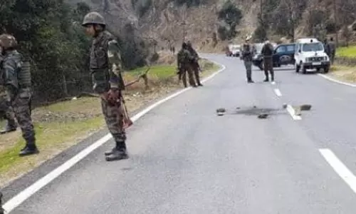 जम्मू-कश्मीर के किश्तवाड़ में मुठभेड़ में तीन सेना के जवान घायल जम्मू-कश्मीर के किश्तवाड़ में मुठभेड़ में तीन सेना के जवान घायल