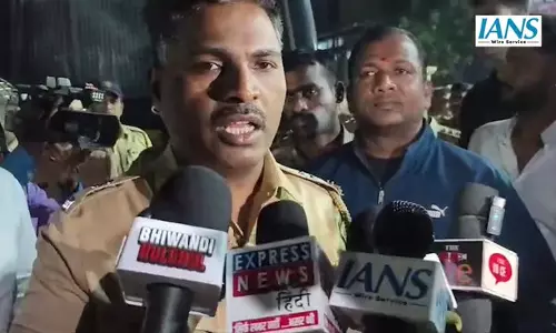 भिवंडी में चुनावी झड़प के बाद पुलिस ने किया लाठीचार्ज, हालात सामान्य भिवंडी में चुनावी झड़प के बाद पुलिस ने किया लाठीचार्ज, हालात सामान्य