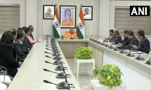 योगी ने यमुना एक्सप्रेसवे क्षेत्र में निवेश व मेडिकल एजुकेशन की समीक्षा की योगी ने यमुना एक्सप्रेसवे क्षेत्र में निवेश व मेडिकल एजुकेशन की समीक्षा की