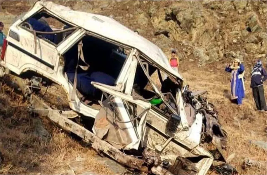 Jammu kashmir:बोलेरो गाड़ी दुर्घटनाग्रस्त 45 साल के व्यक्ति की मौत Jammu kashmir:बोलेरो गाड़ी दुर्घटनाग्रस्त 45 साल के व्यक्ति की मौत