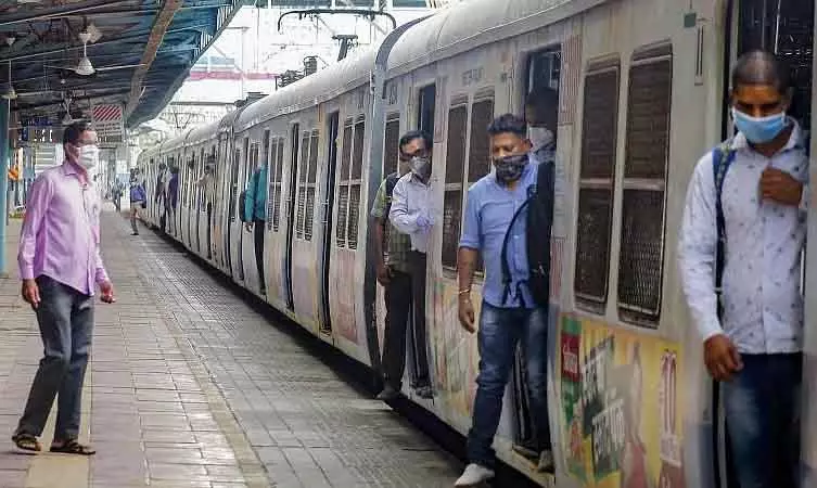 Mumbai सेंट्रल रेलवे ने 18 जनवरी को सबअर्बन सेक्शन पर मेगा मेंटेनेंस ब्लॉक की घोषणा की Mumbai सेंट्रल रेलवे ने 18 जनवरी को सबअर्बन सेक्शन पर मेगा मेंटेनेंस ब्लॉक की घोषणा की