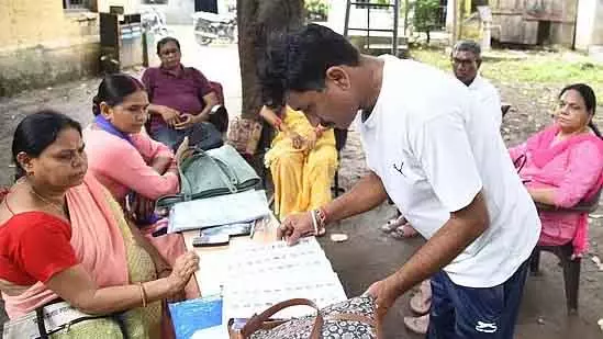 MP : 1 करोड़ से ज़्यादा वोटरों को SIR के तहत नोटिस मिल सकते हैं MP : 1 करोड़ से ज़्यादा वोटरों को SIR के तहत नोटिस मिल सकते हैं