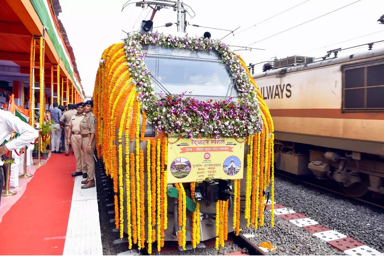 30 अमृत भारत एक्सप्रेस ट्रेनें चालू, 9 नई सेवाएं जोड़ी गईं 30 अमृत भारत एक्सप्रेस ट्रेनें चालू, 9 नई सेवाएं जोड़ी गईं