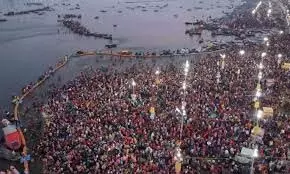 धर्म: मौनी अमावस्या पर सरयू तट पर जला आस्था का दीप धर्म: मौनी अमावस्या पर सरयू तट पर जला आस्था का दीप