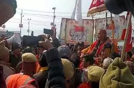 Magh Mela: मौनी अमावस्या पर वबाल; शंकराचार्य स्वामी अविमुक्तेश्वरानंद के समर्थकों ने की तोड़फोड Magh Mela: मौनी अमावस्या पर वबाल; शंकराचार्य स्वामी अविमुक्तेश्वरानंद के समर्थकों ने की तोड़फोड