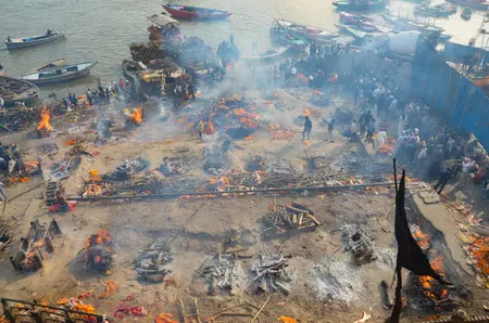 मणिकर्णिका घाट की AI तस्वीरें और गुमराह करने वाले दावों पर एक्शन, 8 FIR दर्ज मणिकर्णिका घाट की AI तस्वीरें और गुमराह करने वाले दावों पर एक्शन, 8 FIR दर्ज