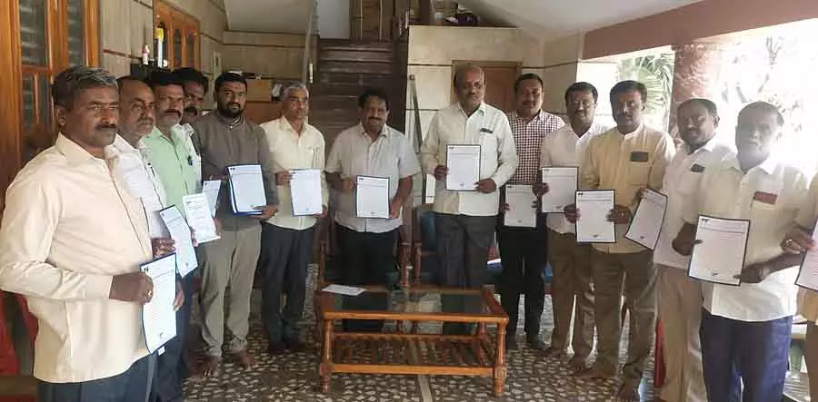 Hoskote : 21 से ज़्यादा दूध इकट्ठा करने का कॉम्पिटिशन Hoskote : 21 से ज़्यादा दूध इकट्ठा करने का कॉम्पिटिशन