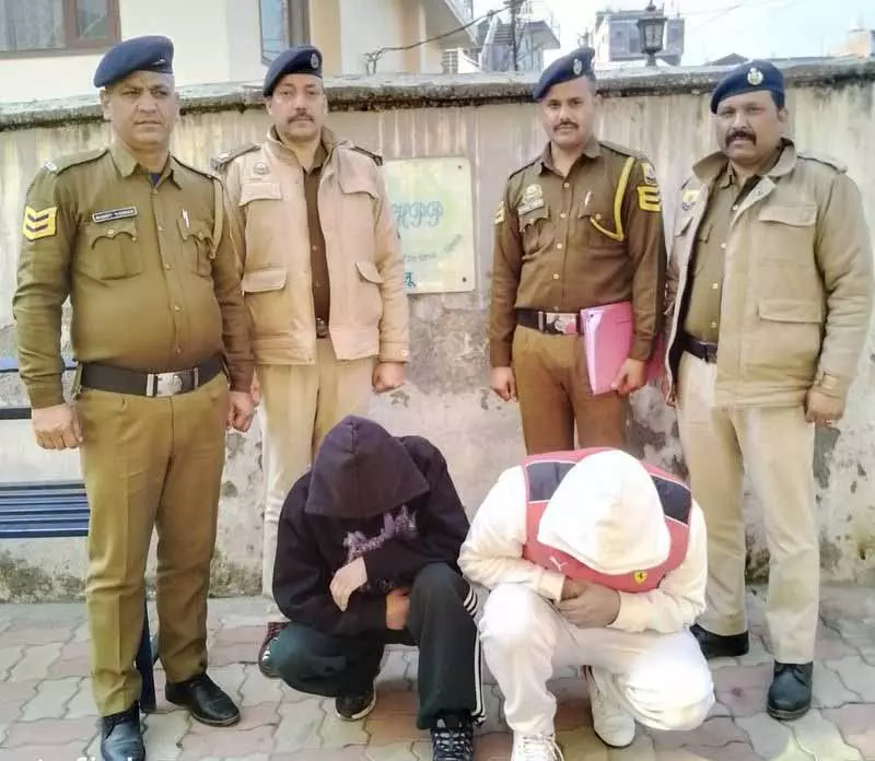 Bhuntar के होटल से 104 ग्राम हेरोइन जब्त, दो गिरफ्तार Bhuntar के होटल से 104 ग्राम हेरोइन जब्त, दो गिरफ्तार