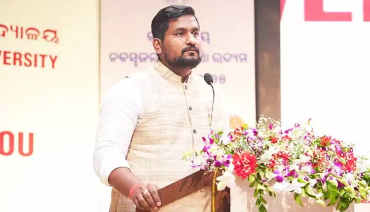 Odisha सरकार ने 60 फैकल्टी सदस्यों को 10 लाख रुपये की रिसर्च सहायता दी Odisha सरकार ने 60 फैकल्टी सदस्यों को 10 लाख रुपये की रिसर्च सहायता दी