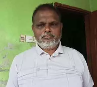 Bangladesh में टीनएज कर्मचारी का बचाव करने पर हिंदू दुकान मालिक की हत्या, तीन हिरासत में Bangladesh में टीनएज कर्मचारी का बचाव करने पर हिंदू दुकान मालिक की हत्या, तीन हिरासत में