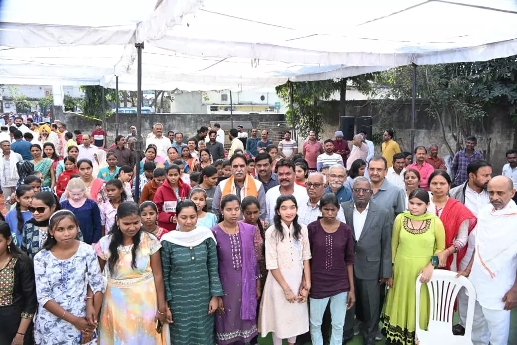 विधायक राजेश मूणत ने रायपुर पश्चिम को दी करोड़ों की सौगात, शिक्षा से लेकर सड़क तक होगा विकास विधायक राजेश मूणत ने रायपुर पश्चिम को दी करोड़ों की सौगात, शिक्षा से लेकर सड़क तक होगा विकास