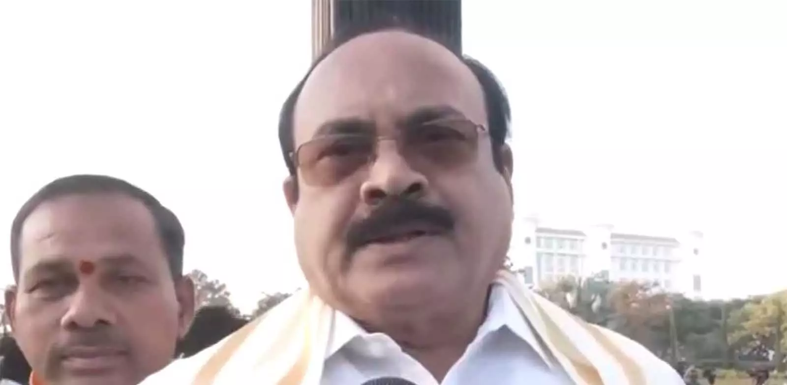 मंत्री ई. पेड्डी रेड्डी का बयान: NTR की नीतियां आज भी मार्गदर्शक मंत्री ई. पेड्डी रेड्डी का बयान: NTR की नीतियां आज भी मार्गदर्शक