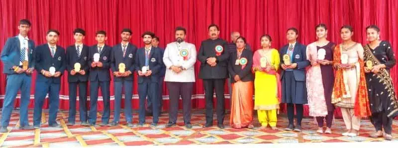 सरकारी स्कूल कॉम्पिटिटिव बढ़त पाने के लिए CBSE करिकुलम अपनाएं: Himachal Dy CM सरकारी स्कूल कॉम्पिटिटिव बढ़त पाने के लिए CBSE करिकुलम अपनाएं: Himachal Dy CM