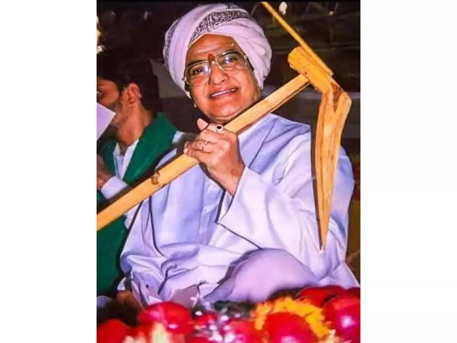 आंध्र प्रदेश के मुख्यमंत्री चंद्रबाबू नायडू ने NTR की 30वीं पुण्यतिथि पर उन्हें श्रद्धांजलि दी आंध्र प्रदेश के मुख्यमंत्री चंद्रबाबू नायडू ने NTR की 30वीं पुण्यतिथि पर उन्हें श्रद्धांजलि दी