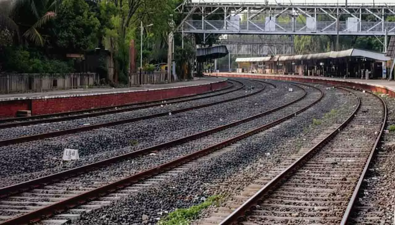 खोरधा रोड-बोलंगीर रेल लाइन 2026 के आखिर तक पूरी तरह चालू हो जाएगी: ECoR खोरधा रोड-बोलंगीर रेल लाइन 2026 के आखिर तक पूरी तरह चालू हो जाएगी: ECoR