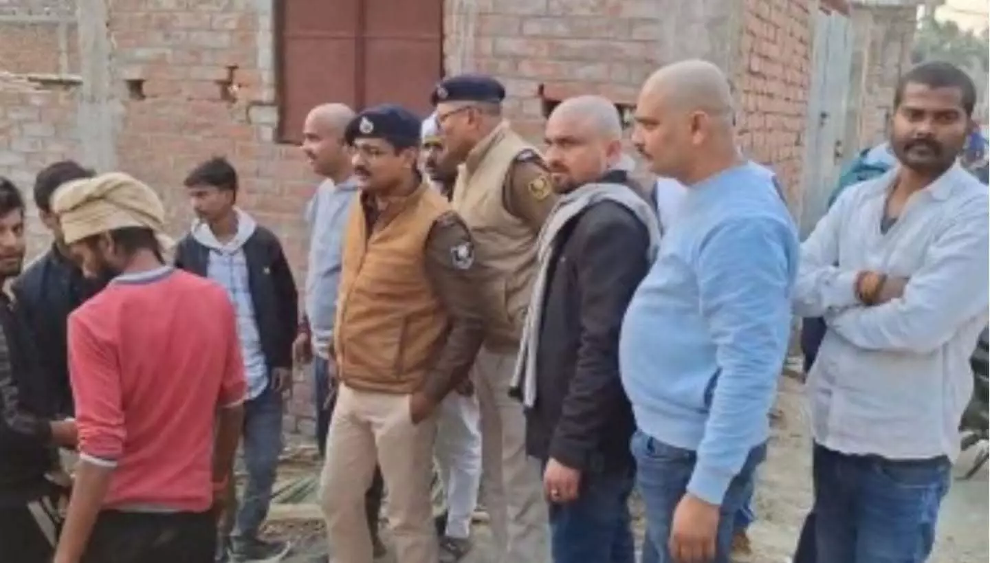 मगरदही मोहल्ला में जमीन विवाद के चलते ताबड़तोड़ फायरिंग, फायरिंग में बाल-बाल बचे व्यक्ति मगरदही मोहल्ला में जमीन विवाद के चलते ताबड़तोड़ फायरिंग, फायरिंग में बाल-बाल बचे व्यक्ति