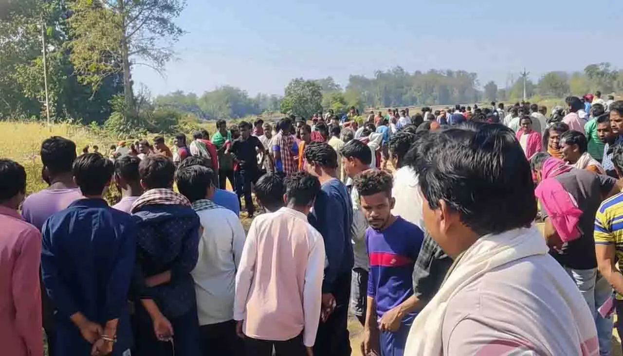 Odisha के बोलांगीर में नदी किनारे इंसानी खोपड़ी और हड्डियां मिलीं Odisha के बोलांगीर में नदी किनारे इंसानी खोपड़ी और हड्डियां मिलीं
