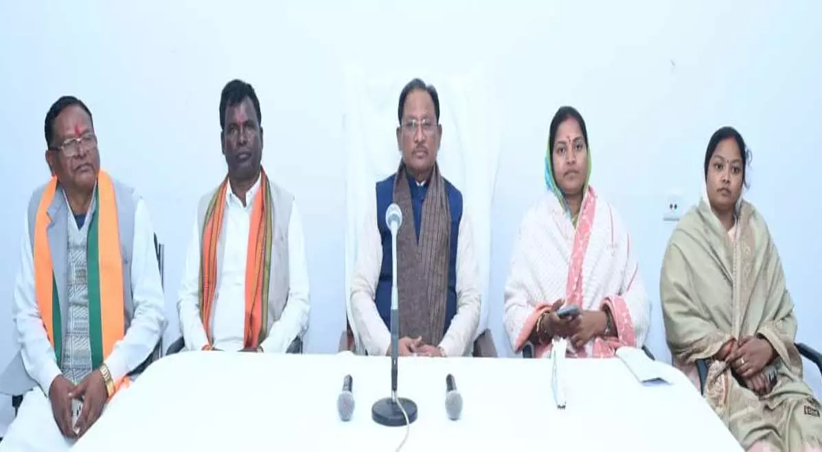 सरकार की योजनाओं का लाभ समाज के अंतिम व्यक्ति तक पहुंचाएं: विष्णुदेव साय सरकार की योजनाओं का लाभ समाज के अंतिम व्यक्ति तक पहुंचाएं: विष्णुदेव साय