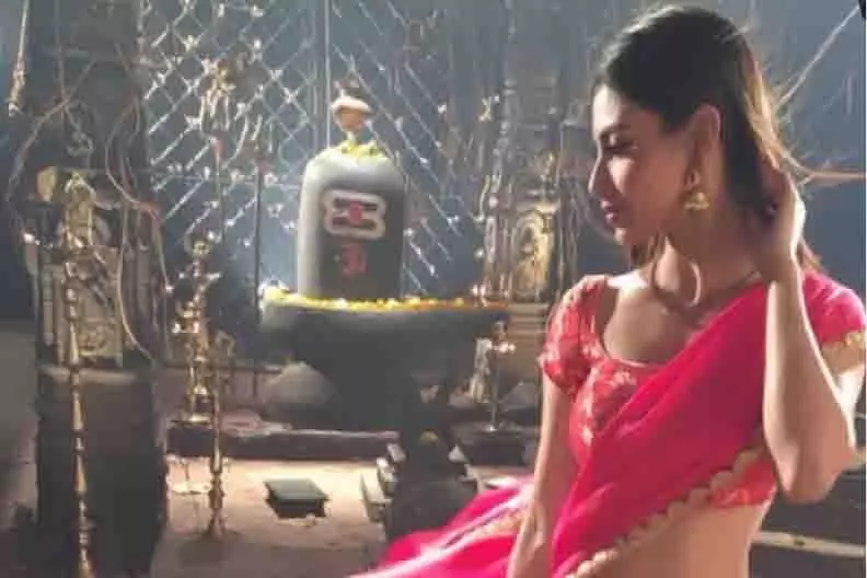 Mouni Roy ने 2016 ट्रेंड में शेयर की नागिन शिवन्या की यादें Mouni Roy ने 2016 ट्रेंड में शेयर की नागिन शिवन्या की यादें
