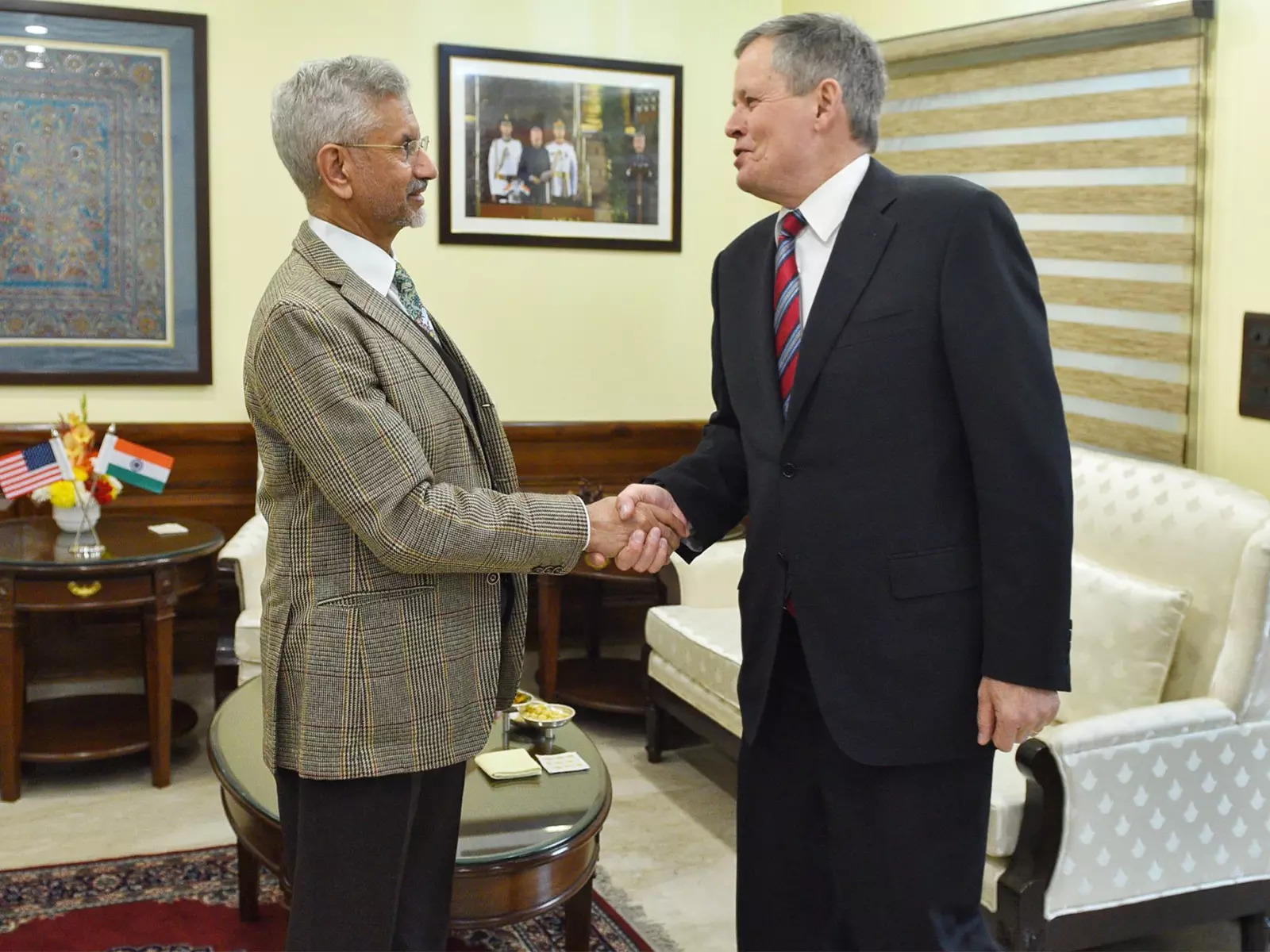 विदेश मंत्री Jaishankar ने अमेरिकी सीनेटर स्टीव डेन्स से की मुलाकात विदेश मंत्री Jaishankar ने अमेरिकी सीनेटर स्टीव डेन्स से की मुलाकात