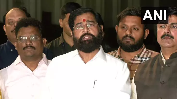 एकनाथ शिंदे ने नए पार्षदों को दी बधाई एकनाथ शिंदे ने नए पार्षदों को दी बधाई
