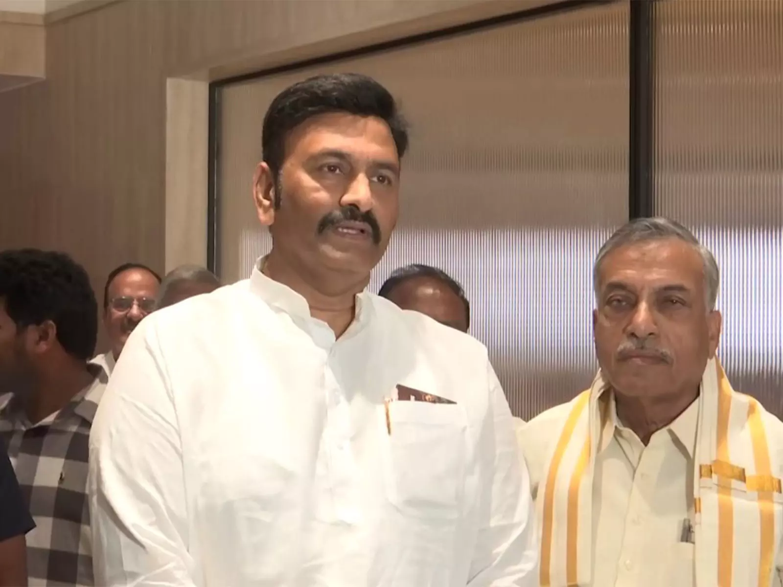 लोक नायक फाउंडेशन के साहित्यिक पुरस्कार के 22 वर्ष पूरे, Visakhapatnam में समारोह आयोजित लोक नायक फाउंडेशन के साहित्यिक पुरस्कार के 22 वर्ष पूरे, Visakhapatnam में समारोह आयोजित