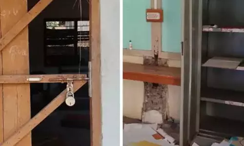 Arunachal: बदमाशों ने स्कूल की संपत्ति को नुकसान पहुंचाया Arunachal: बदमाशों ने स्कूल की संपत्ति को नुकसान पहुंचाया