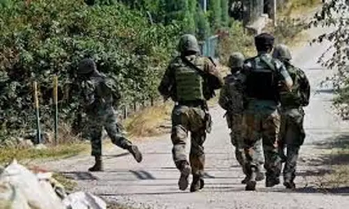 Jammu-Kashmir: आतंकियों और सुरक्षाबलों के बीच मुठभेड़, 8 जवान घायल