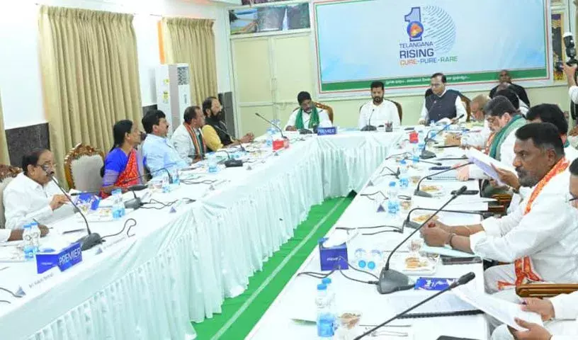 कैबिनेट ने 116 नगर पालिकाओं और सात निगमों के लिए समय से पहले चुनाव को मंजूरी दी कैबिनेट ने 116 नगर पालिकाओं और सात निगमों के लिए समय से पहले चुनाव को मंजूरी दी