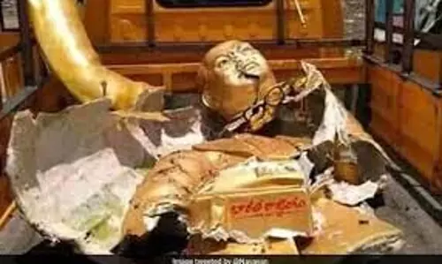 Up News: घने कोहरे में ट्रक की टक्कर से टूटी चौराहे पर लगी आंबेडकर प्रतिमा Up News: घने कोहरे में ट्रक की टक्कर से टूटी चौराहे पर लगी आंबेडकर प्रतिमा