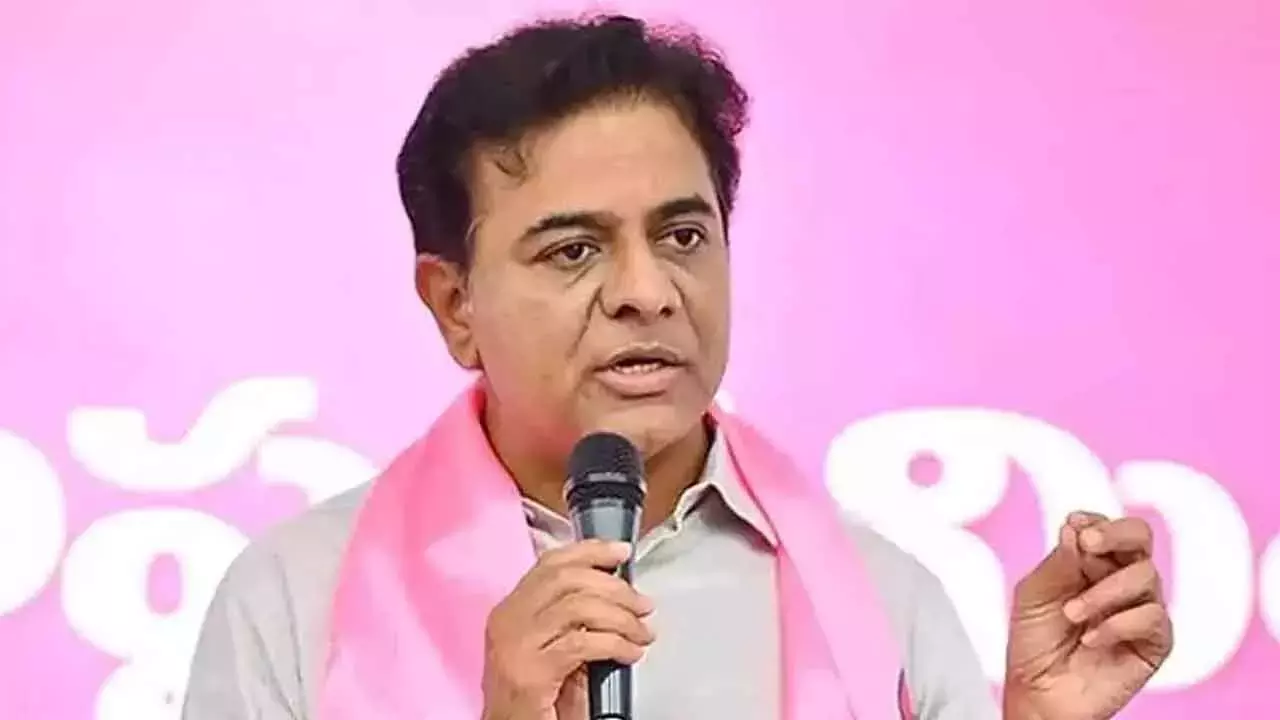 KTR ने झंडे के खंभे पर टिप्पणी को लेकर रेवंत रेड्डी पर हमला बोला KTR ने झंडे के खंभे पर टिप्पणी को लेकर रेवंत रेड्डी पर हमला बोला