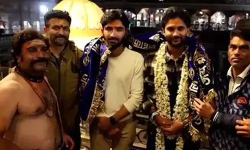 भारतीय क्रिकेट टीम के खिलाड़ी नीतीश कुमार रेड्डी ने महाकालेश्वर मंदिर में किया दर्शन पूजन भारतीय क्रिकेट टीम के खिलाड़ी नीतीश कुमार रेड्डी ने महाकालेश्वर मंदिर में किया दर्शन पूजन