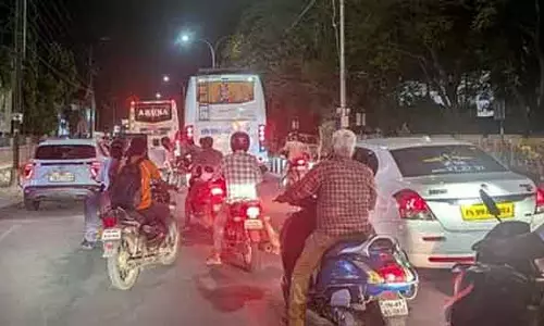 Chennai लौट रहे लोग - सड़कों पर भारी ट्रैफिक जाम