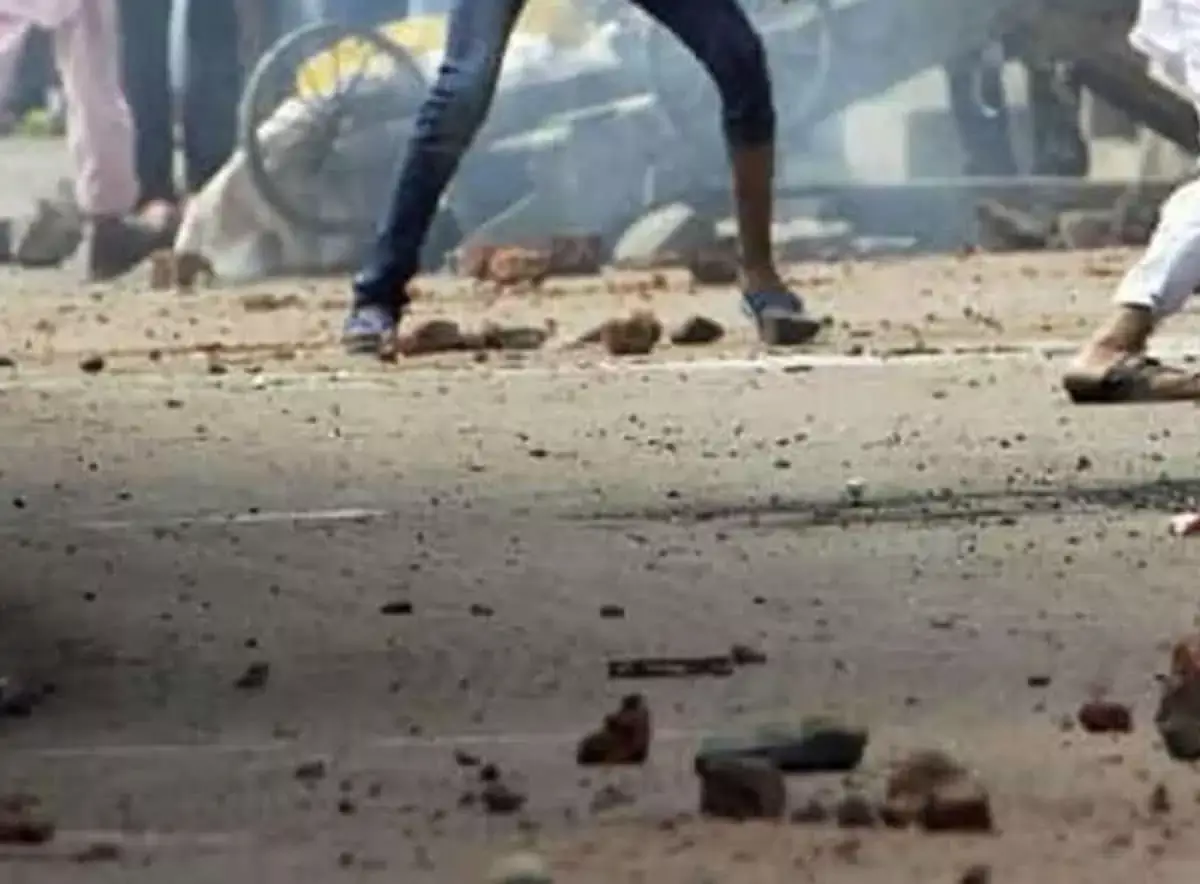 Hyderabad: पतंग उड़ाने के विवाद ने लिया हिंसक रूप, पथराव में पुलिस कांस्टेबल गंभीर घायल