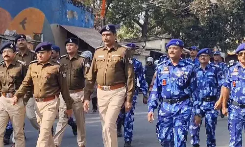 MP : बसंत पंचमी से पहले, धार की सड़कों पर 8 हज़ार से ज़्यादा सुरक्षाकर्मियों ने मार्च किया MP : बसंत पंचमी से पहले, धार की सड़कों पर 8 हज़ार से ज़्यादा सुरक्षाकर्मियों ने मार्च किया