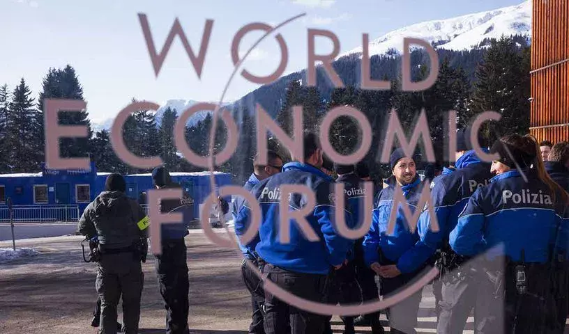 Davos: अरबपतियों के राजनीतिक पदों पर आने की संभावना आम लोगों से 4,000 गुना ज़्यादा