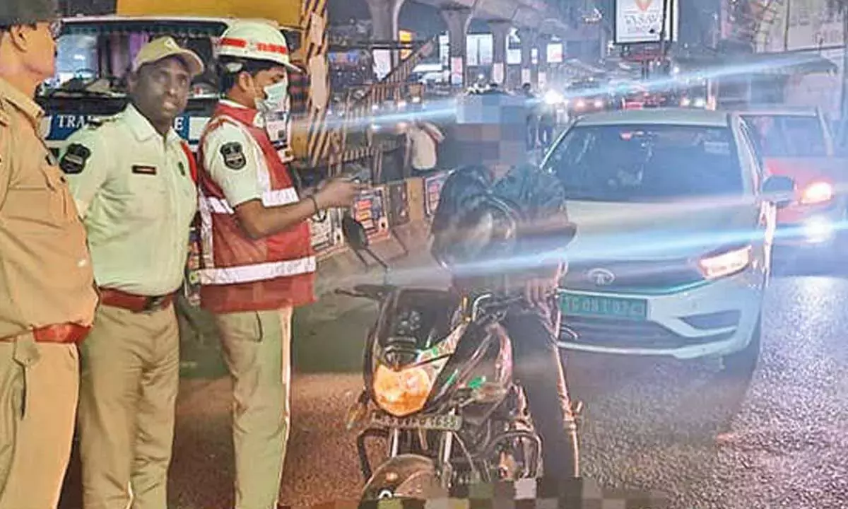 Telangana: ट्रैफिक पुलिस ने 536 से ज़्यादा ड्रंक एंड ड्राइव करने वालों को पकड़ा