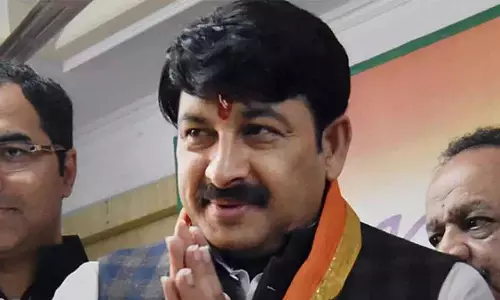 BJP MP मनोज तिवारी के पूर्व हाउसहेल्पर को अंधेरी में ₹5.4 लाख चोरी करने के आरोप में गिरफ्तार किया ; चोरी CCTV में कैद हुई BJP MP मनोज तिवारी के पूर्व हाउसहेल्पर को अंधेरी में ₹5.4 लाख चोरी करने के आरोप में गिरफ्तार किया ; चोरी CCTV में कैद हुई