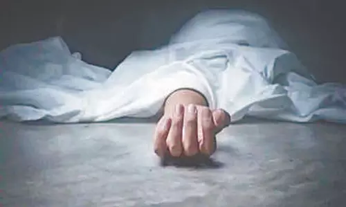 यात्री को बस में बदसलूकी बर्दाश्त नहीं हो पाईं, कर लिया सुसाइड यात्री को बस में बदसलूकी बर्दाश्त नहीं हो पाईं, कर लिया सुसाइड