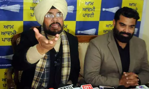 Punjab: AAP ने इंटरनेशनल बॉर्डर के पास सुरक्षा बाड़ हटाने के केंद्र के फैसले का स्वागत किया Punjab: AAP ने इंटरनेशनल बॉर्डर के पास सुरक्षा बाड़ हटाने के केंद्र के फैसले का स्वागत किया