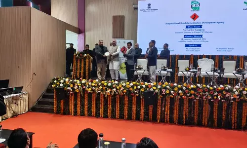 Yamunanagar के वकील को सड़क सुरक्षा में बेहतरीन सेवाओं के लिए सम्मानित किया Yamunanagar के वकील को सड़क सुरक्षा में बेहतरीन सेवाओं के लिए सम्मानित किया