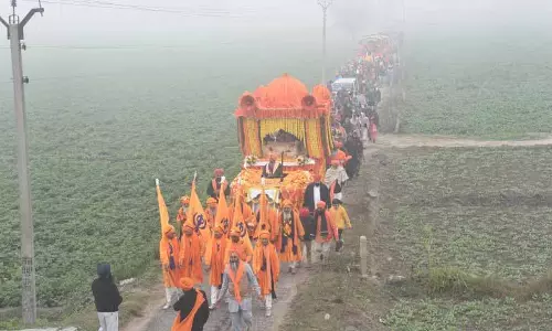 Dera Baba Harji Sahib में दसवें गुरु का प्रकाशोत्सव भव्य नगर कीर्तन के साथ मनाया गया