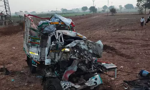 भीषण हादसे में चार की मौत, 20 से अधिक घायल, जानें क्या हुआ? भीषण हादसे में चार की मौत, 20 से अधिक घायल, जानें क्या हुआ?