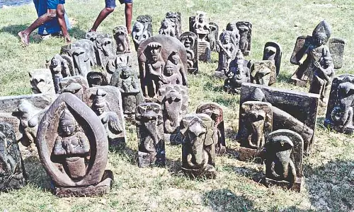Tiruvallur के कूम से 50 से ज़्यादा पत्थर की मूर्तियाँ बरामद हुईं