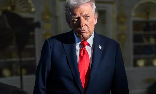 Trump के ग्रीनलैंड पर दबाव बढ़ाने से यूरोप पीछे हट रहा Trump के ग्रीनलैंड पर दबाव बढ़ाने से यूरोप पीछे हट रहा
