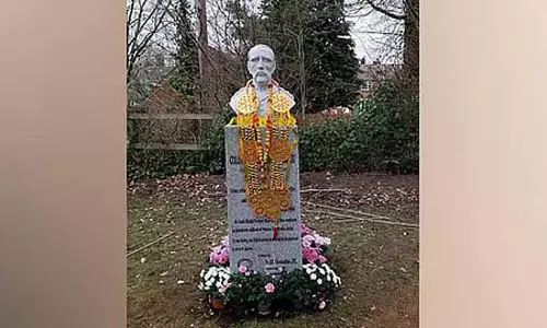 Tamil Nadu: UK की मेयर लुईस एशबेरी ने कर्नल पेनीक्यूइक को श्रद्धांजलि दी