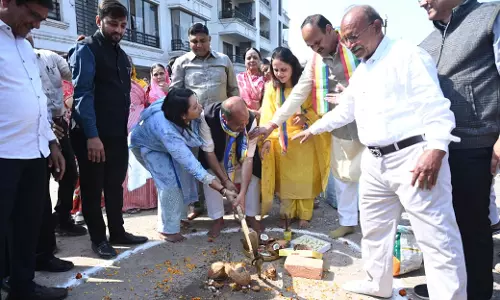 रायपुर : कई वार्डों को नवीन सीसी रोड की सौगात रायपुर : कई वार्डों को नवीन सीसी रोड की सौगात