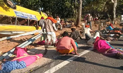 साय सरकार ने 10 मृतकों के परिजनों को 5-5 लाख देने की घोषणा की, कल बलरामपुर के पास हुई थी बस दुर्घटना