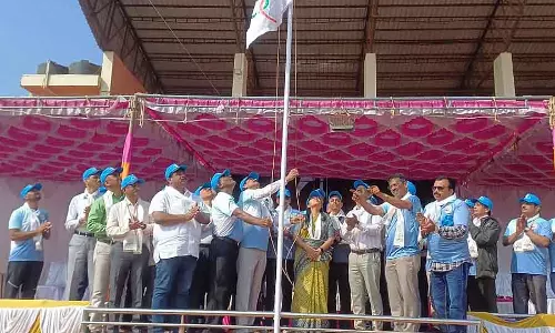 खेलकूद से तनाव कम करने में मदद मिलती है: District Collector खेलकूद से तनाव कम करने में मदद मिलती है: District Collector